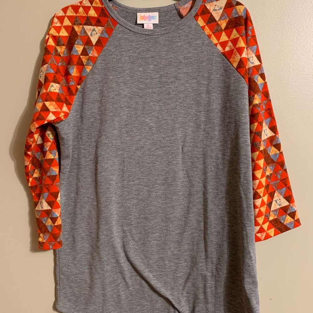 Sz Small gray baseball style shirt w/ orange/multi patterned 3/4 sleeves